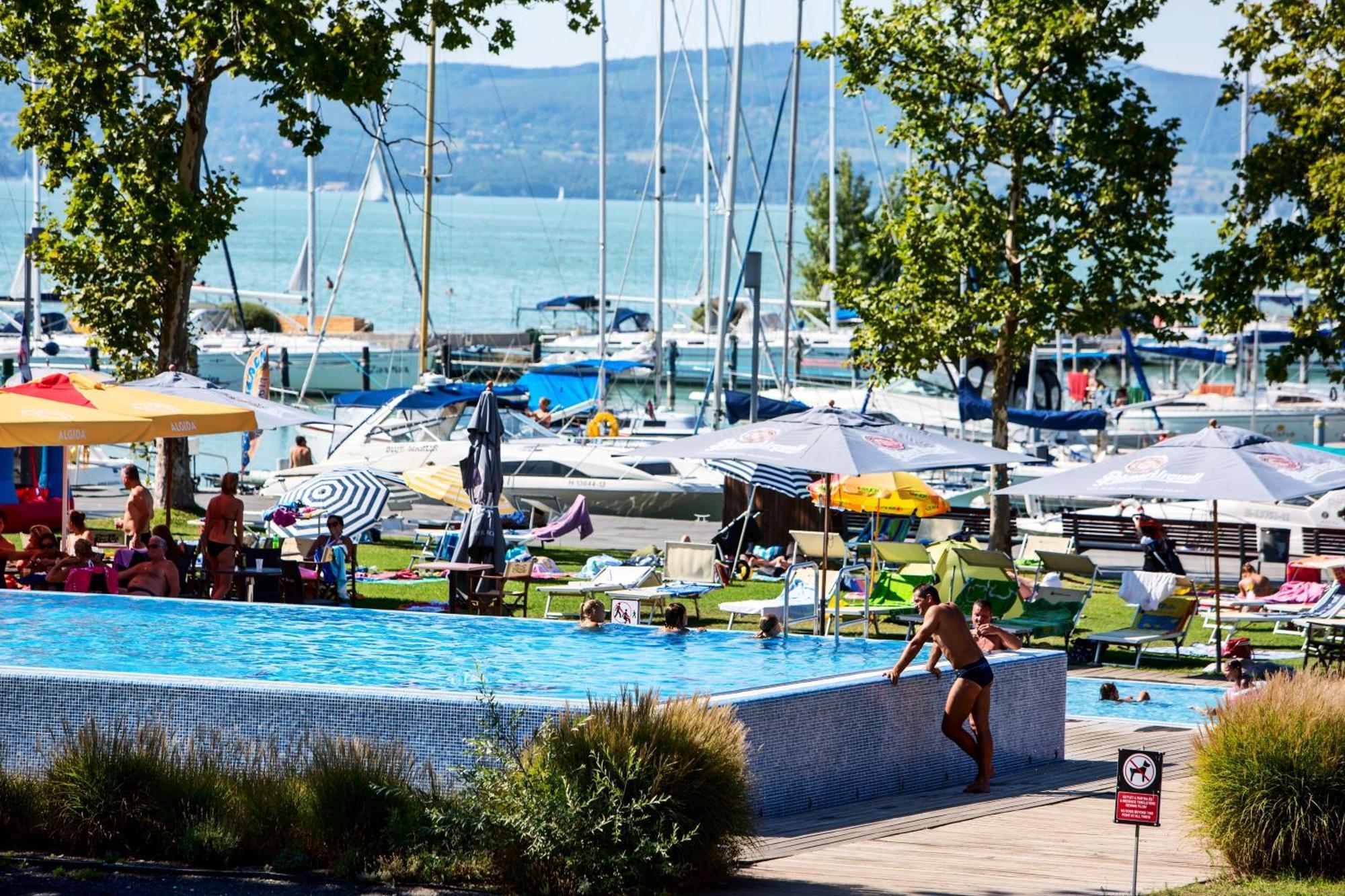 Bavaria Club Apartman Balatonlelle Kültér fotó