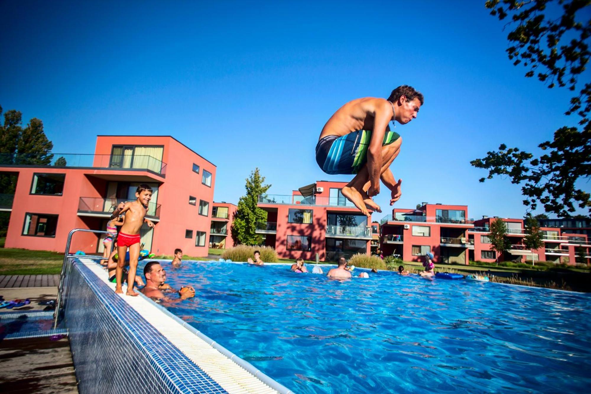 Bavaria Club Apartman Balatonlelle Kültér fotó