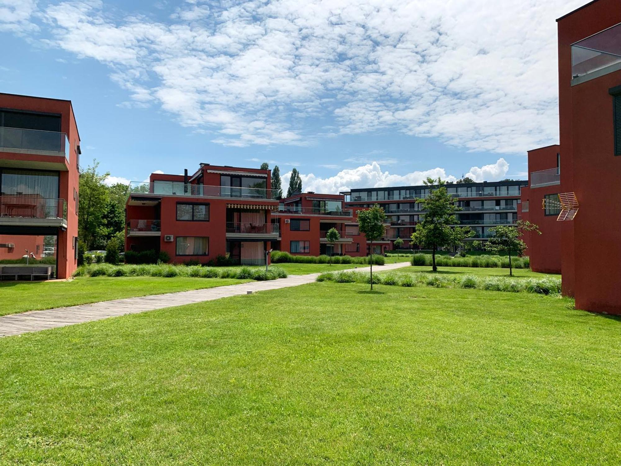 Bavaria Club Apartman Balatonlelle Kültér fotó