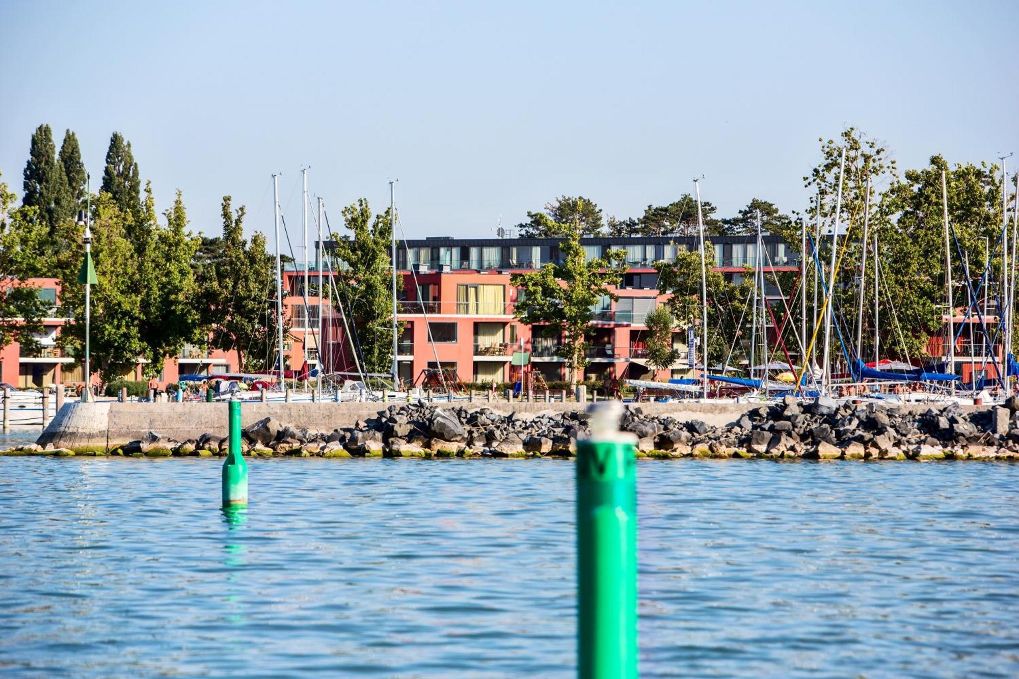 Bavaria Club Apartman Balatonlelle Szoba fotó